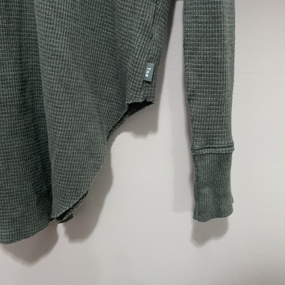 Aritzia TNA Alder Thermal: Green - Picture 3 of 5